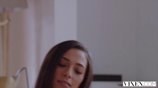 Превью Две развратницы заманили в постель парня с большим членом для секса втроем № 523