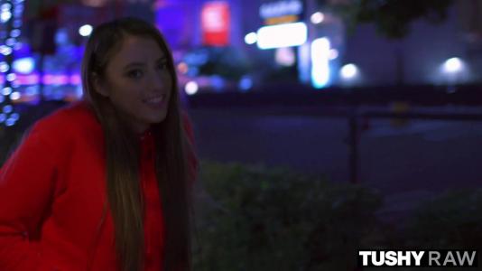 Превью Мужик стянул джинсы с телки, чтобы отыметь ее упругую попку № 530