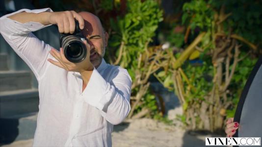 Превью Мужик занялся страстным сексом с любовницей прямо на пляже № 531