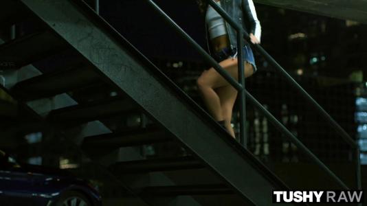 Превью Стройная цыпочка кончает от жесткого анального проникновения № 658