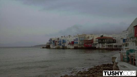 Превью Брюнетка присоединилась к сексу своей подруги и ее парня № 671