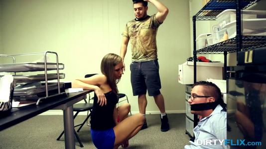 Превью Парню пришлось смотреть, как его телка трахается с другим № 694