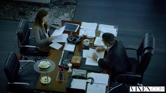 Превью Строгий начальник засадил член симпатичной секретарше в киску № 798