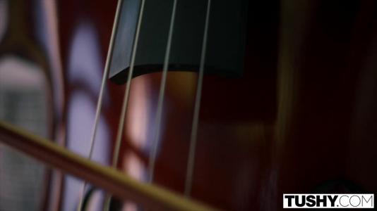 Превью Молодая телка оказалась очень опытной любовницей и удивила мужика № 805