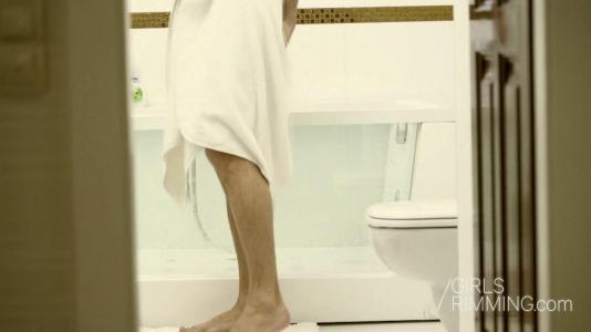 Превью Телка делает парню римминг и трахается с ним в пилотку № 811