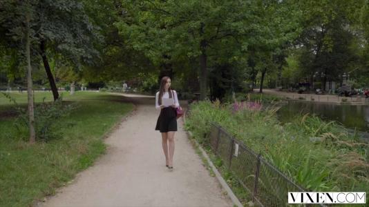 Превью Лысый мужик любит лизать щелку своей телки и трахать ее в киску № 878