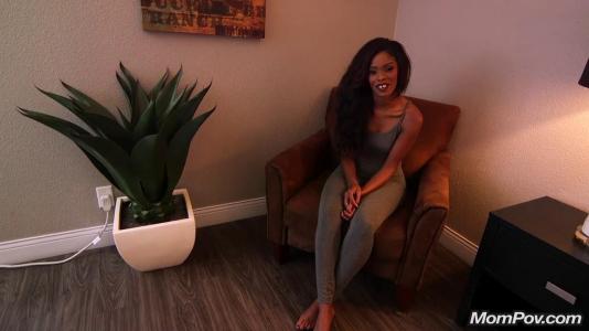 Превью Жаркая латинка страстно сосет и принимает член парня в киску № 915