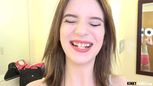 Превью Парень делает куни худой подруге, а та сосет его мощный член № 924