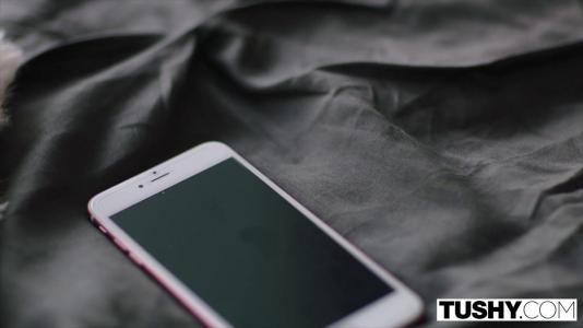 Превью Сексуальная блондинка дала парню отыметь себя в обе щелочки  № 981